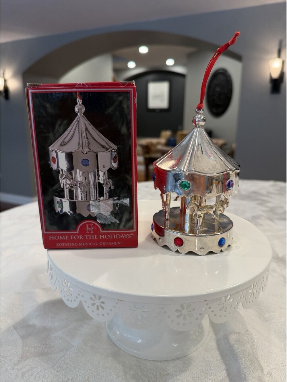 Vtg 1999 Christmas Rotating Musical Carousel Silverplate 6" W/box